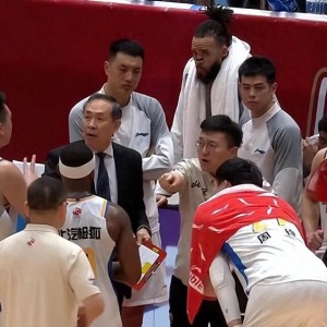 足球高清直播-北京输球揪出最大祸首！他上场17分钟，输14分，5失误打得真差